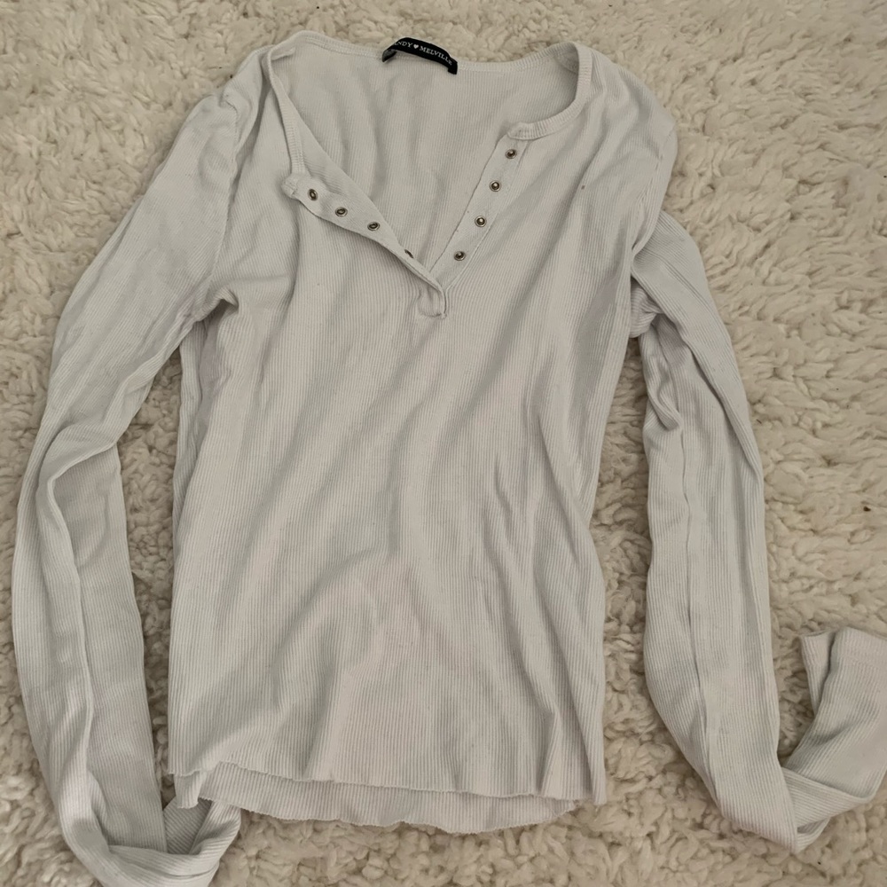 White quarter bottom up t shirt